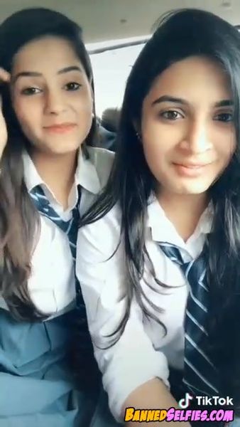 Cora – 18 Years School Girl Epic Nude Selfie On Instagram