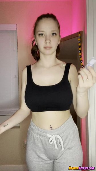 Dania – Perfect Bodied Teen Strips On Tiktok
