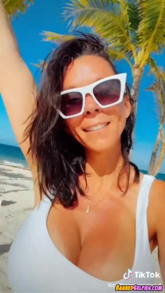 Emelia – Banned Nude Tease Young Girl On Instagram