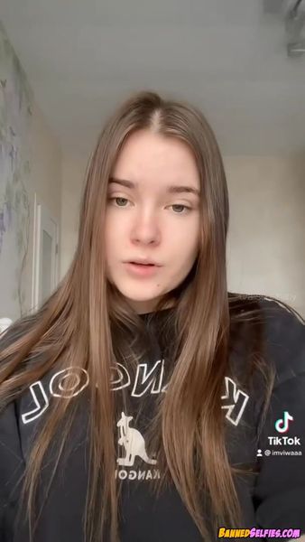 Giada – Quick Tease Young Girl