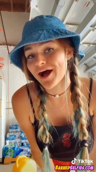 Jaelyn – Girl Nude Selfie