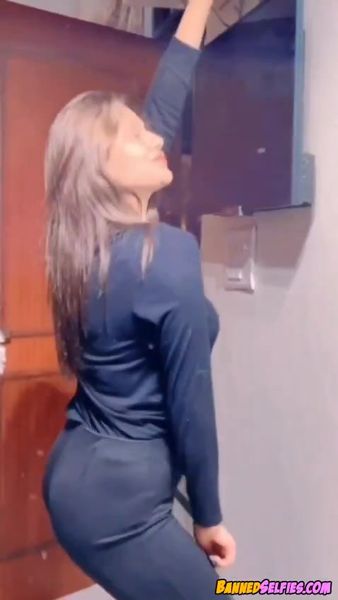 Jayden – Epic 20 Years Old College Girl Nude Tiktok Selfie