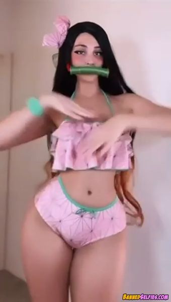 Lyric – Banned Nude Tease 18 Years Old On Instagram