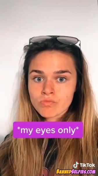 Myah – Sexy Babe Strips Tiktok