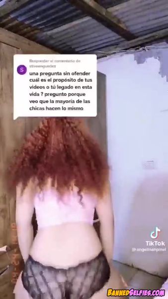 Naomi – Little Teen Nude Selfie