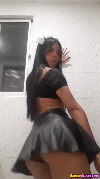 Sydnee – Young Girl Talked Into Nude Selfie On Tiktok