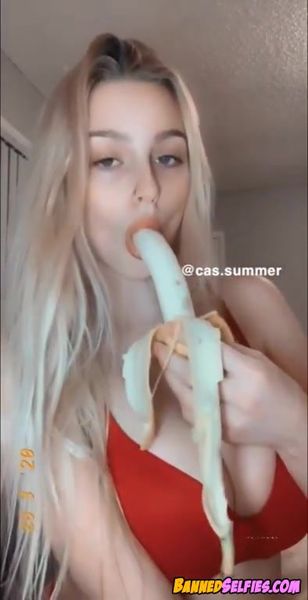 Skylar – Hot Tiktok Selfie